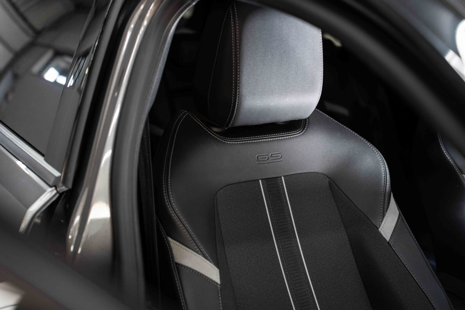 opel-astra-co2-stand-carros-automovel-comprar-pataias-cinzento-preto-15