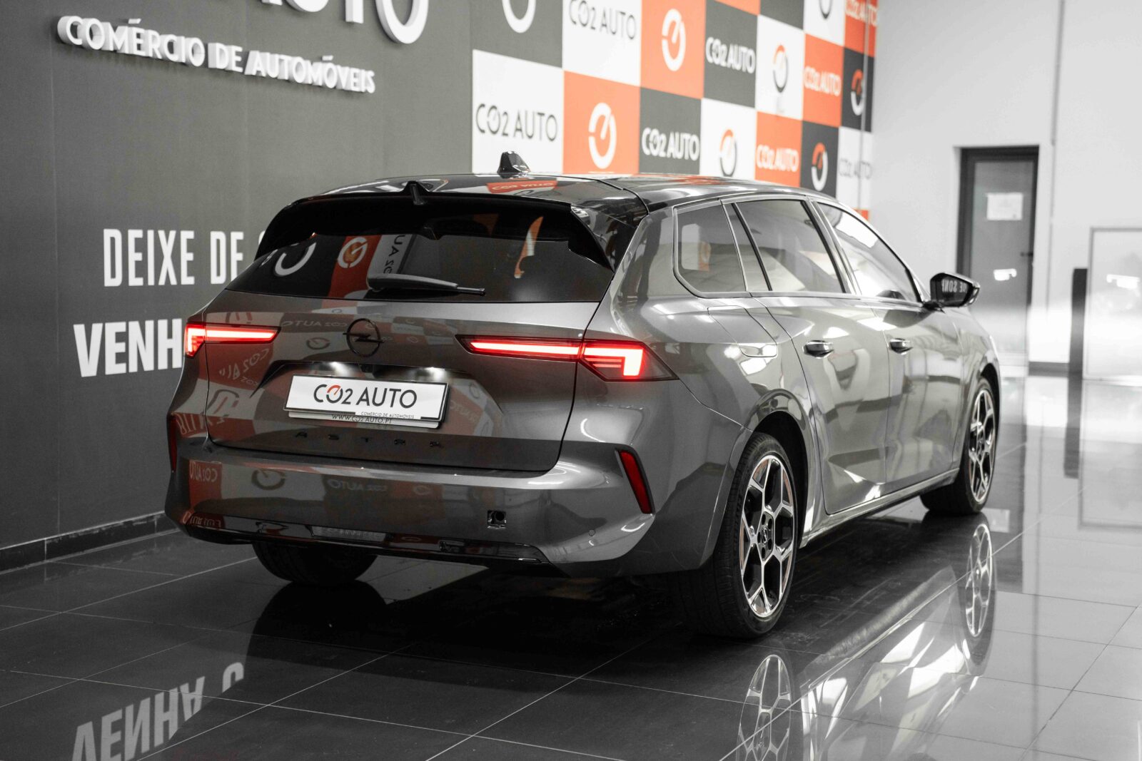 opel-astra-co2-stand-carros-automovel-comprar-pataias-cinzento-preto-5