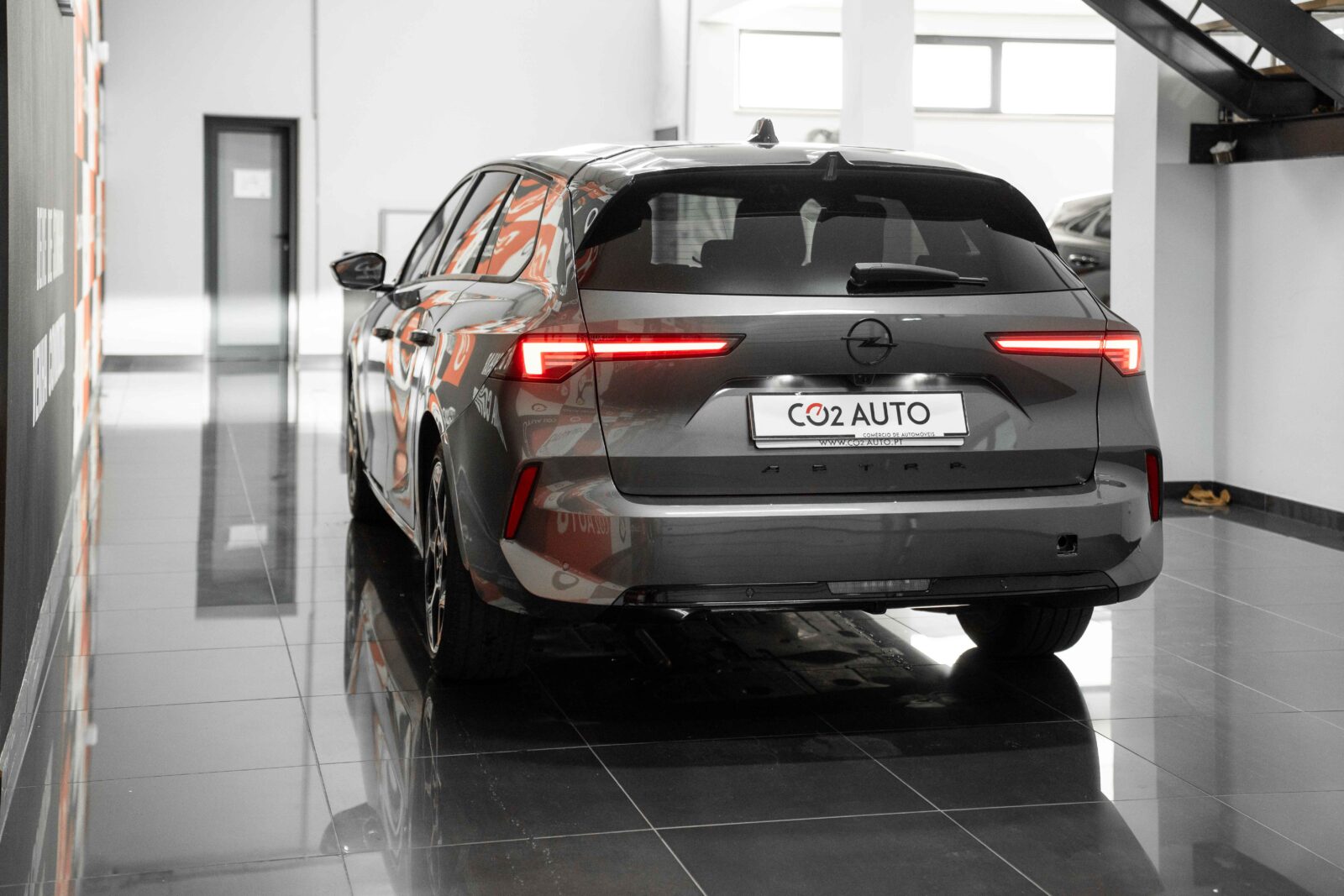 opel-astra-co2-stand-carros-automovel-comprar-pataias-cinzento-preto-7