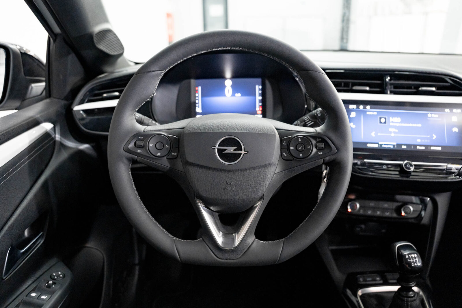 opel-corsa-gsline-12t-100cv-gasolina-2025-seminovo-comprar-stand-co2-auto-pataias-10