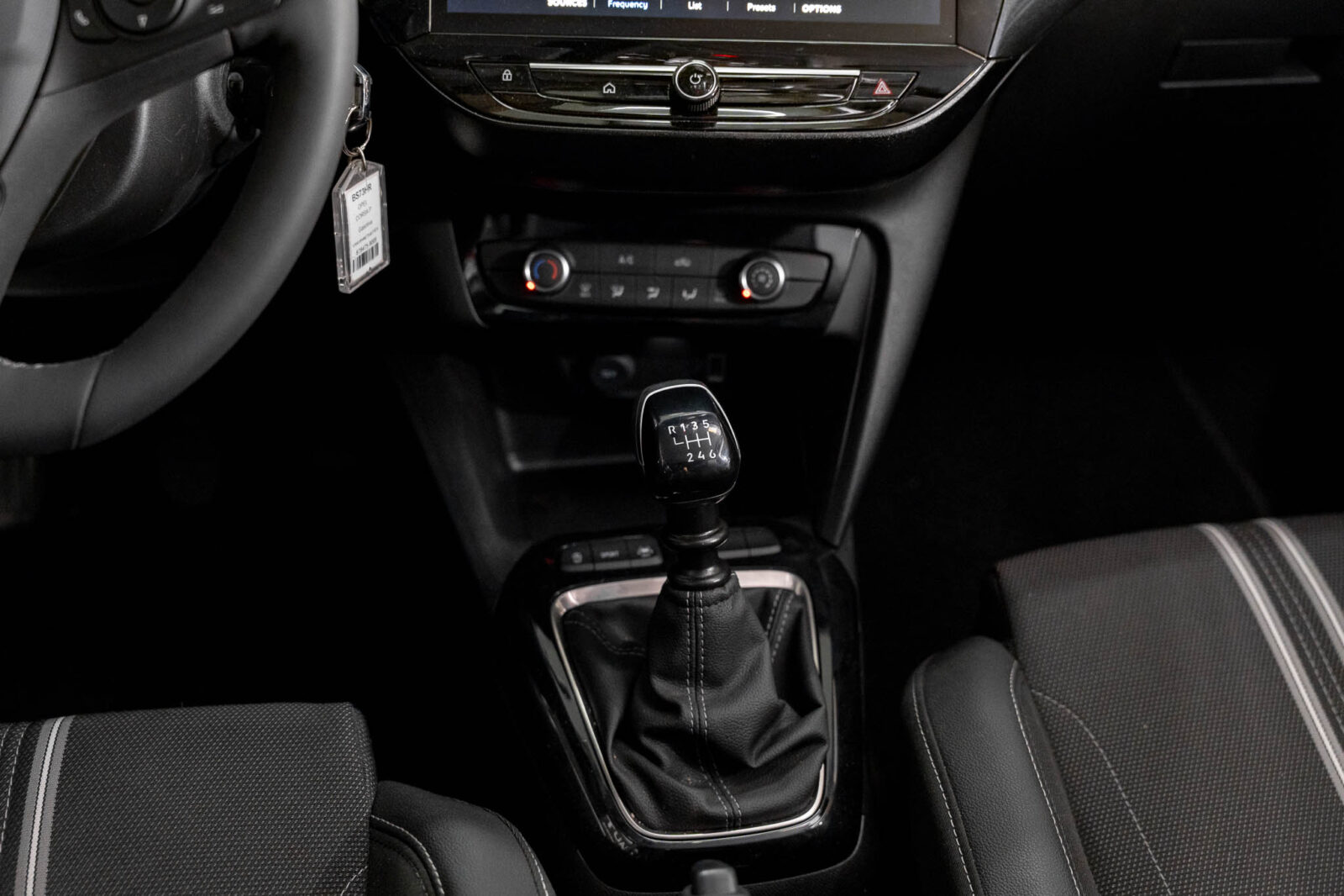 opel-corsa-gsline-12t-100cv-gasolina-2025-seminovo-comprar-stand-co2-auto-pataias-15