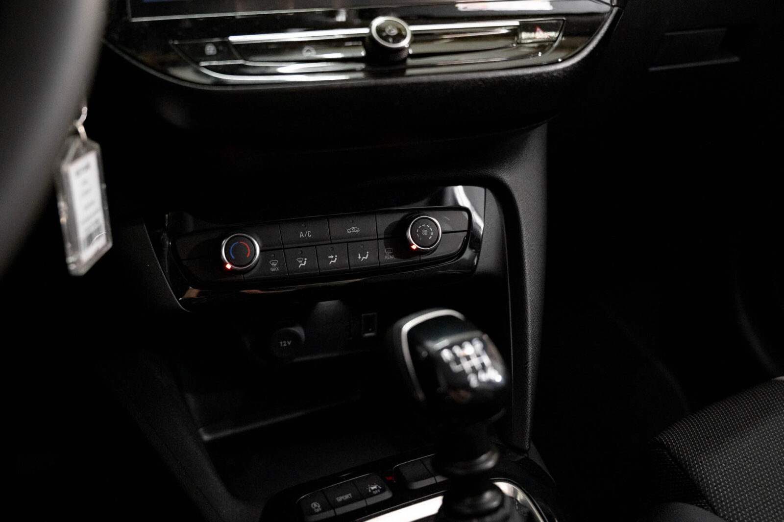 opel-corsa-gsline-12t-100cv-gasolina-2025-seminovo-comprar-stand-co2-auto-pataias-17