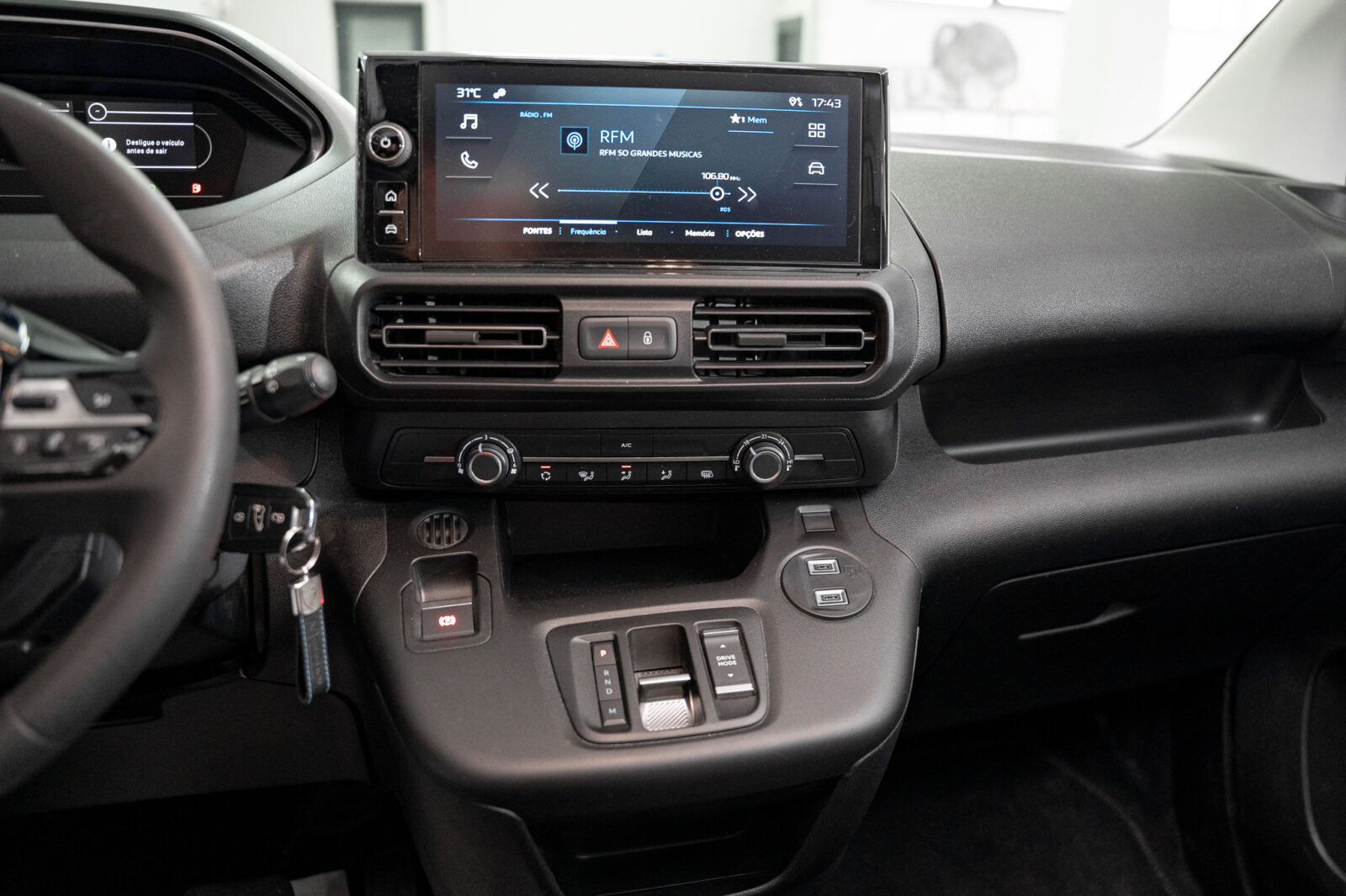 peugeot-partner-l1h1-1-5-100cv-co2-stand-carros-automovel-comprar-pataias-15