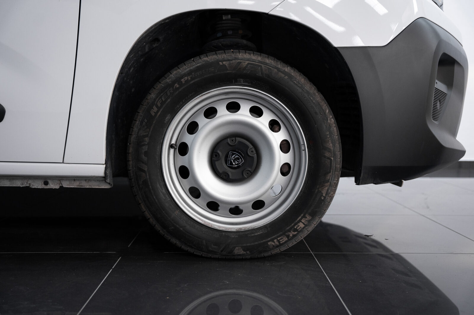 peugeot-partner-l1h1-1-5-100cv-co2-stand-carros-automovel-comprar-pataias-4