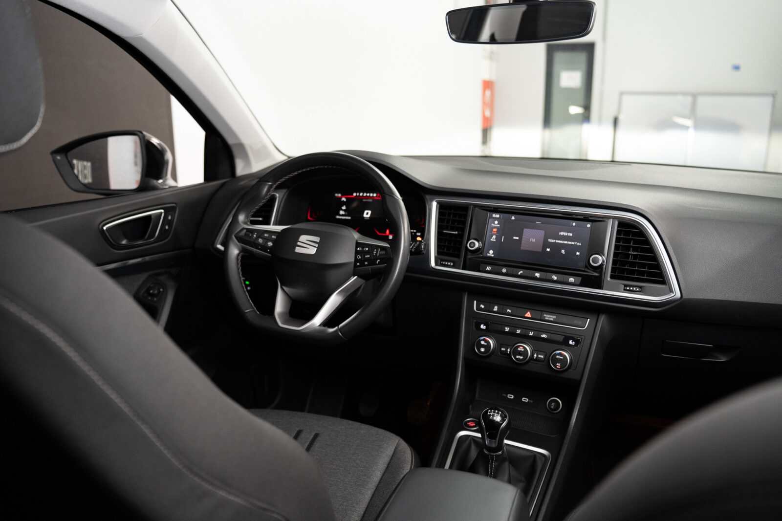 seat-ateca-1-0-tsi-style-co2-stand-carros-automovel-comprar-pataias-47