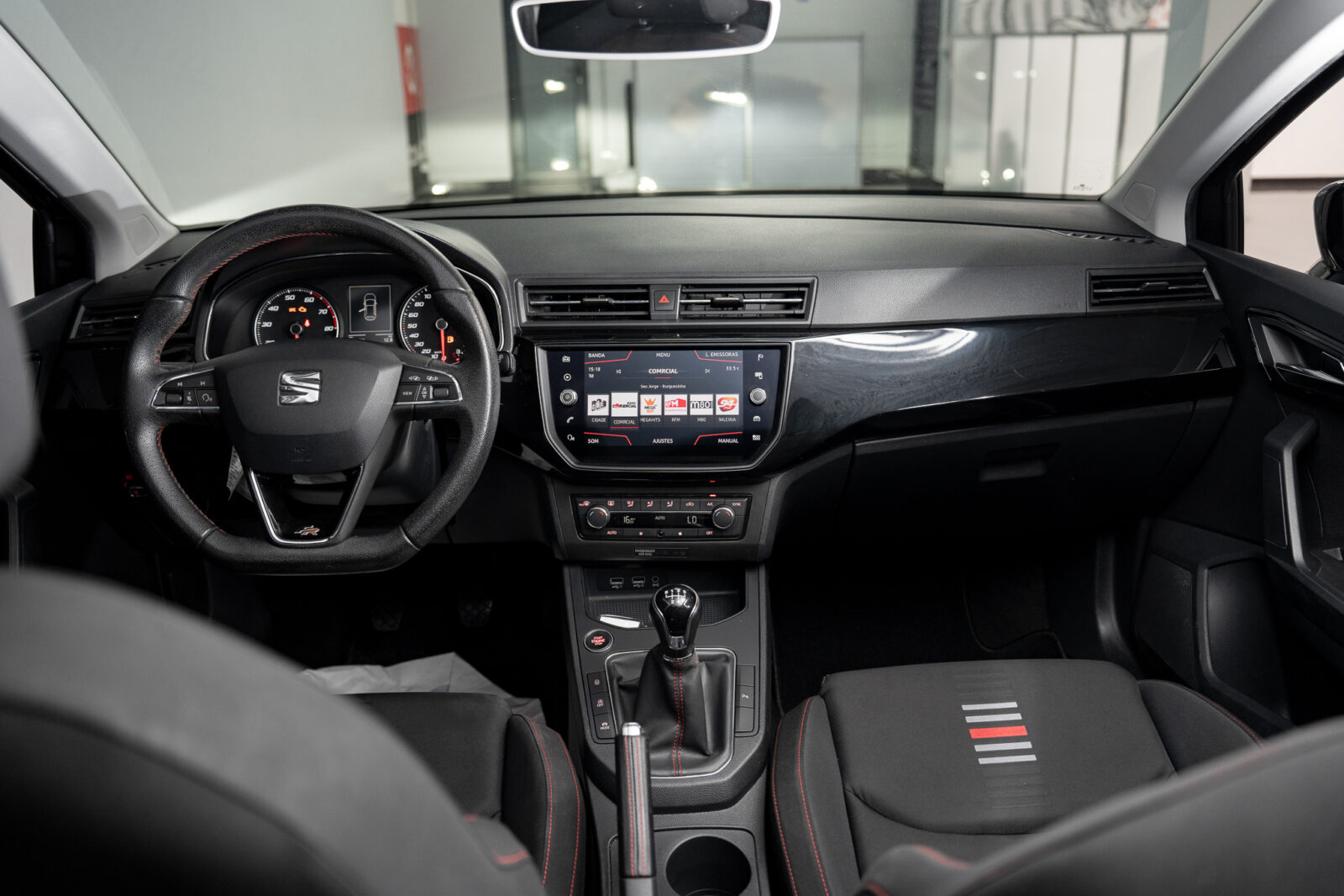 seat-ibiza-1-0-eco-tsi-fr-co2-stand-carros-automovel-comprar-pataias-40