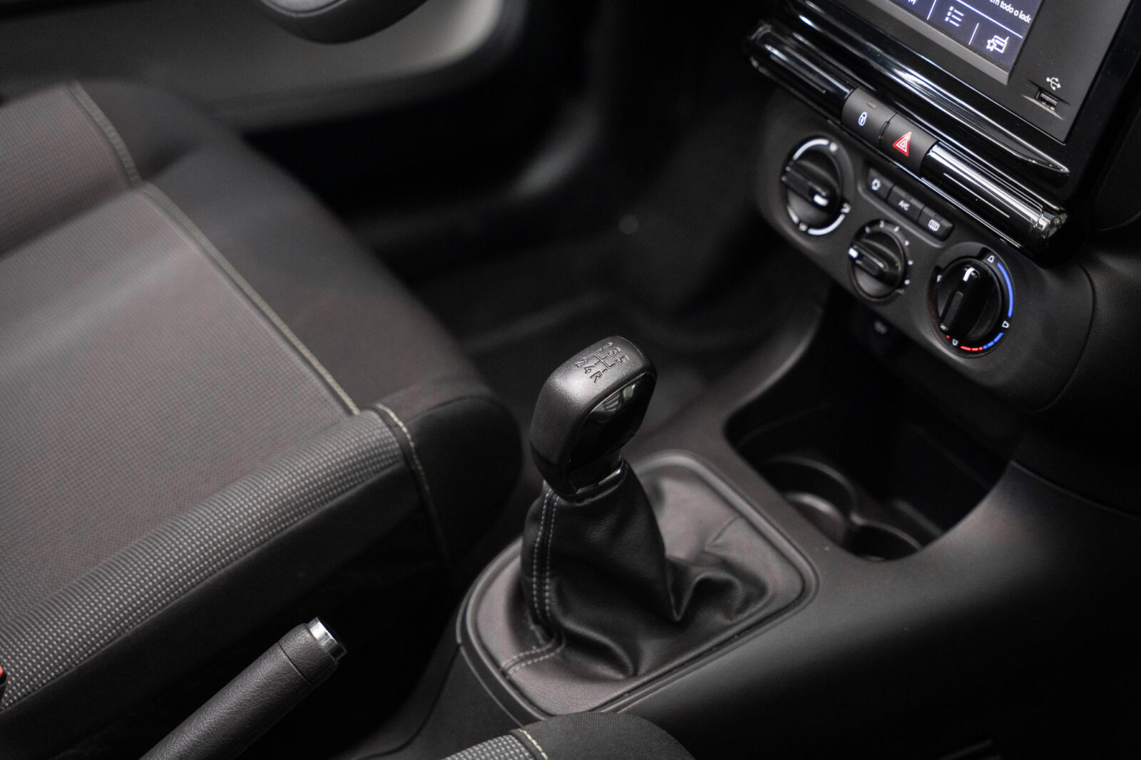 citroen-c3-co2-stand-carros-automovel-comprar-pataias-16