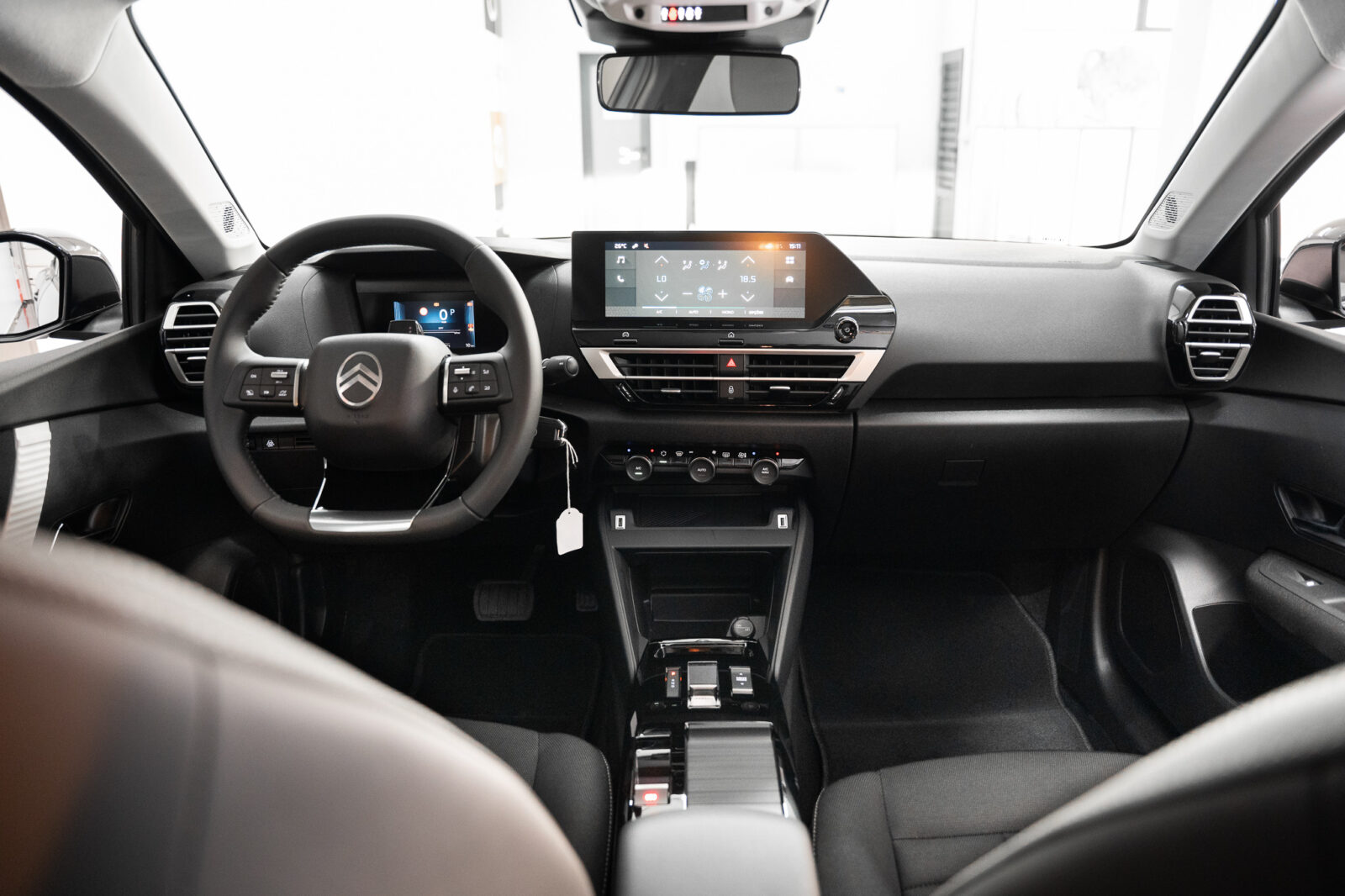 citroen-c4-1-2-hybrid-plus-145cv-co2-stand-carros-automovel-comprar-pataias-10