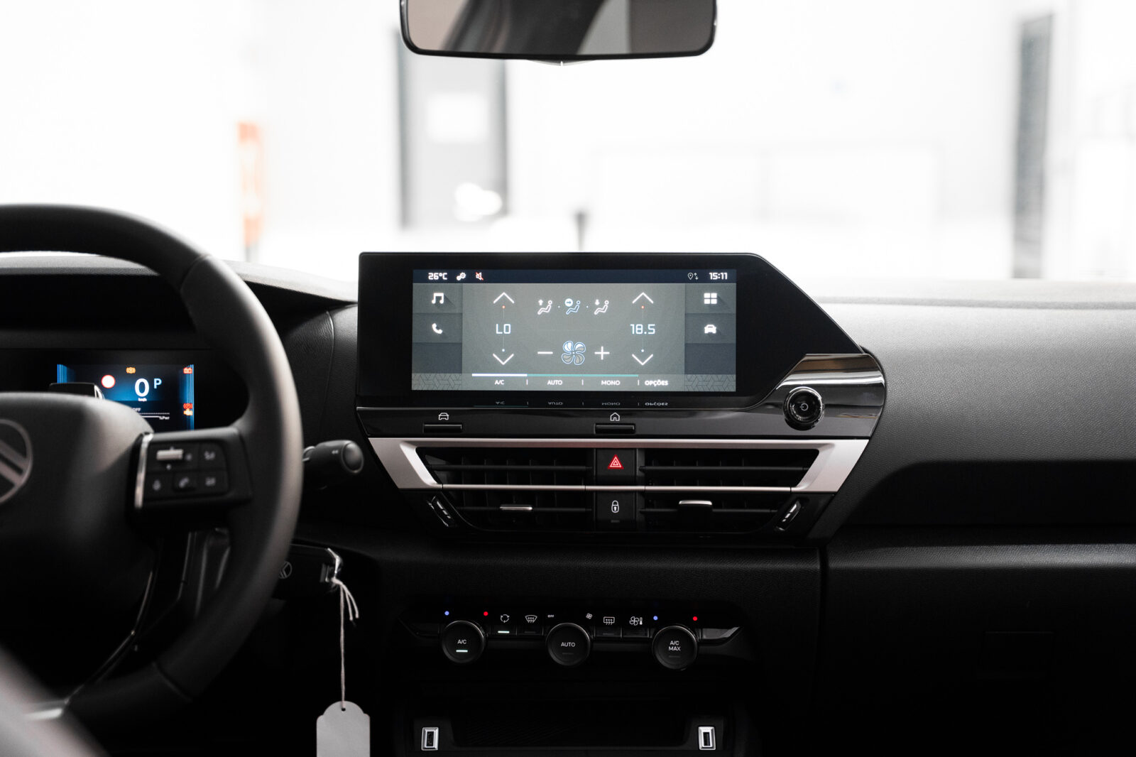citroen-c4-1-2-hybrid-plus-145cv-co2-stand-carros-automovel-comprar-pataias-11