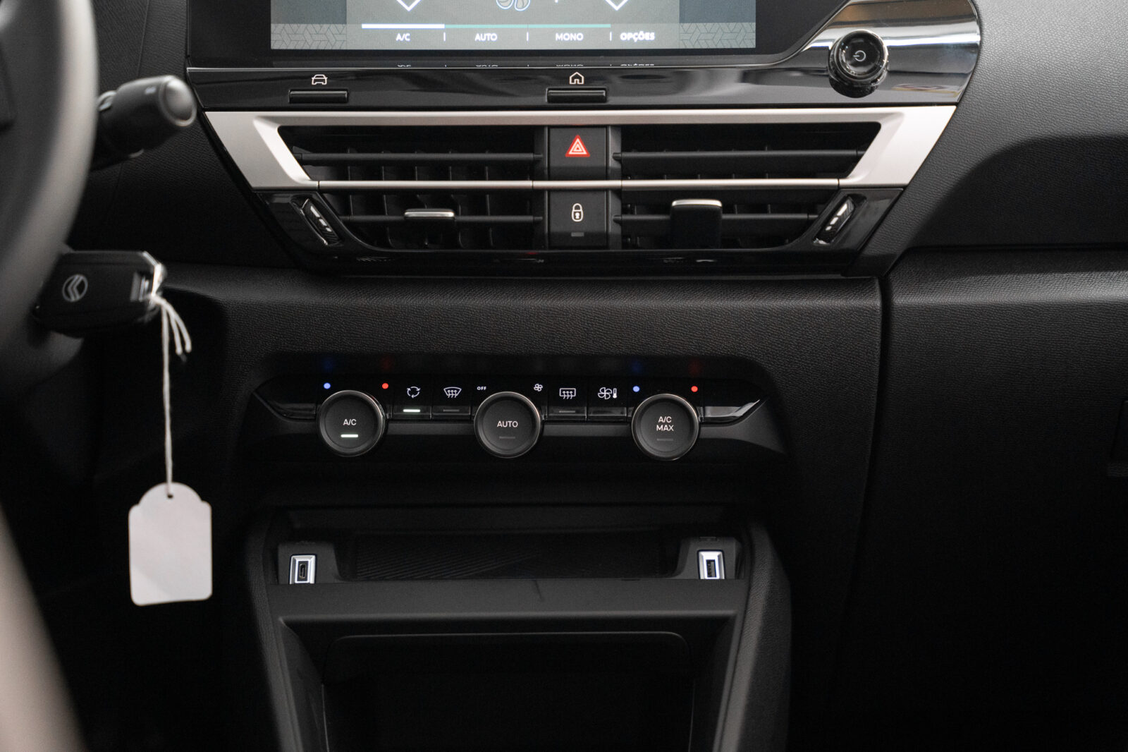 citroen-c4-1-2-hybrid-plus-145cv-co2-stand-carros-automovel-comprar-pataias-12