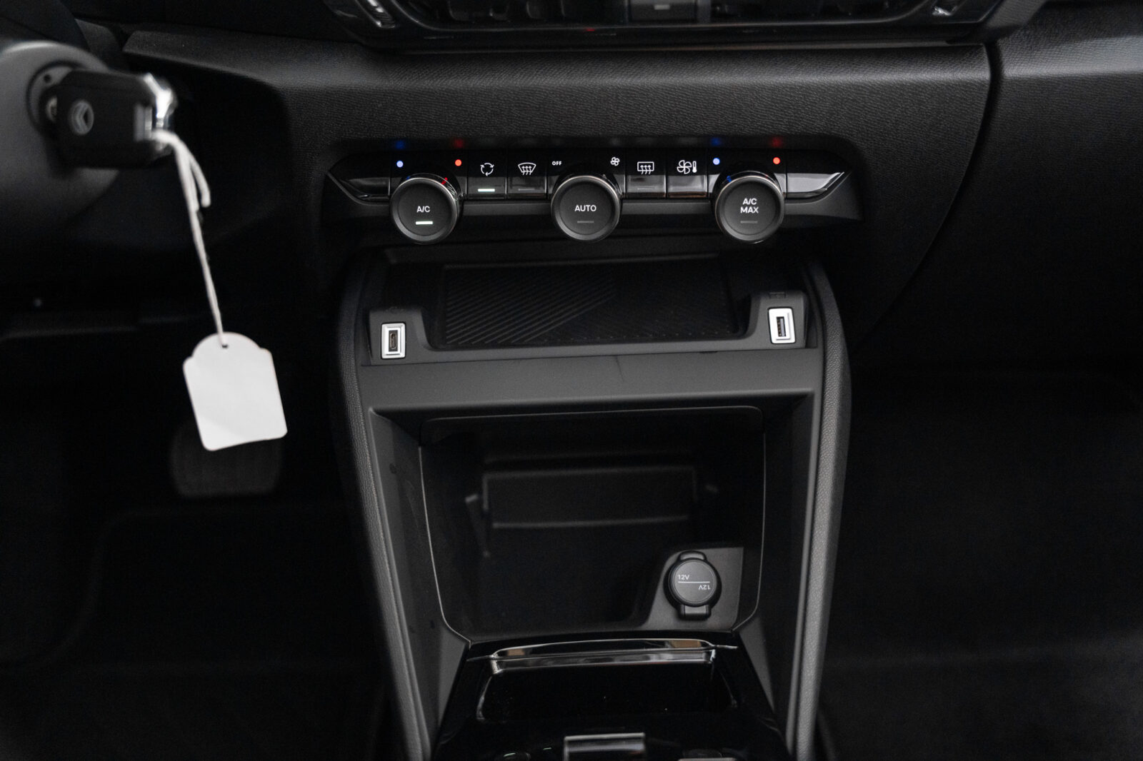 citroen-c4-1-2-hybrid-plus-145cv-co2-stand-carros-automovel-comprar-pataias-16