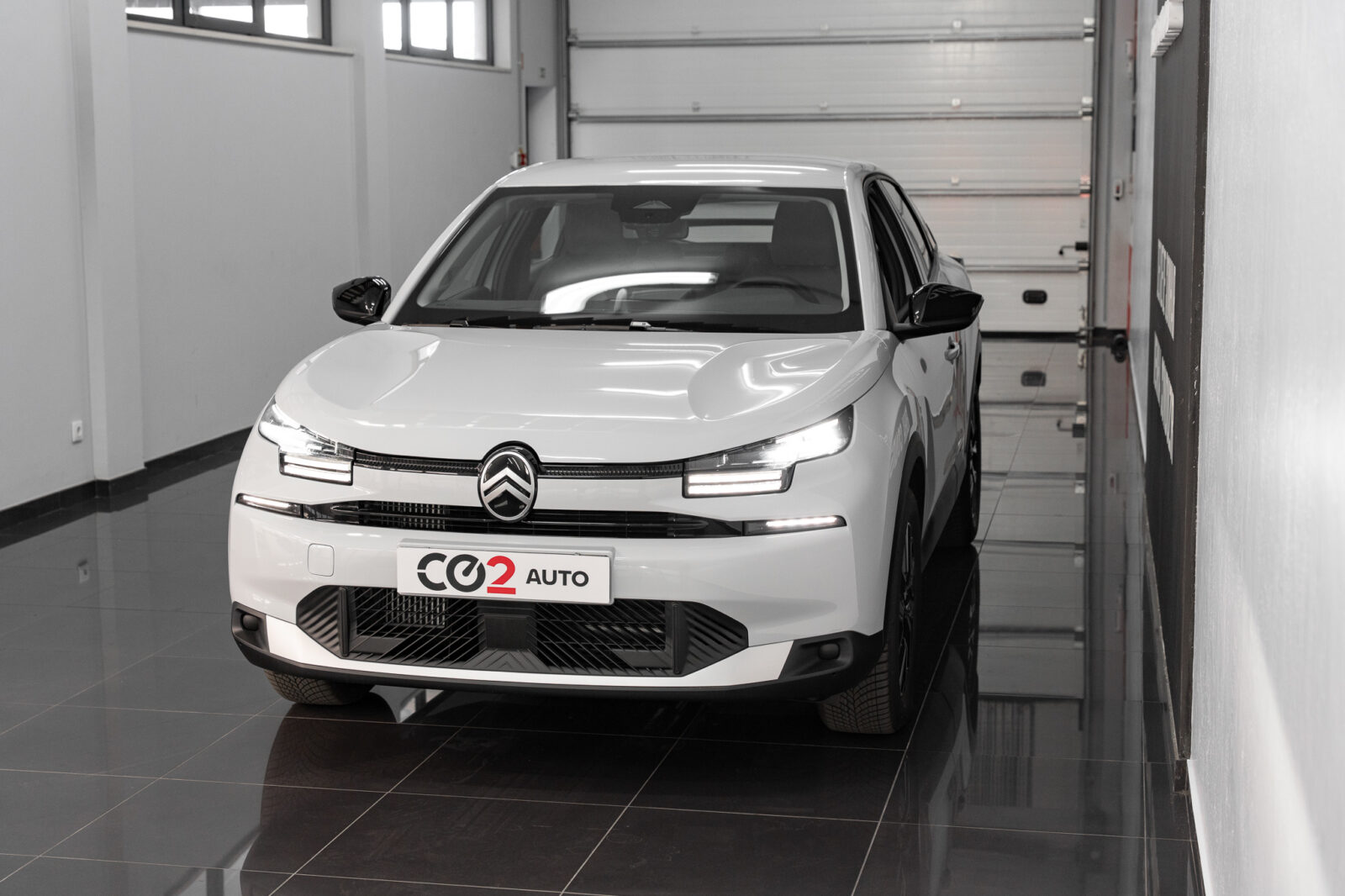 citroen-c4-1-2-hybrid-plus-145cv-co2-stand-carros-automovel-comprar-pataias-3