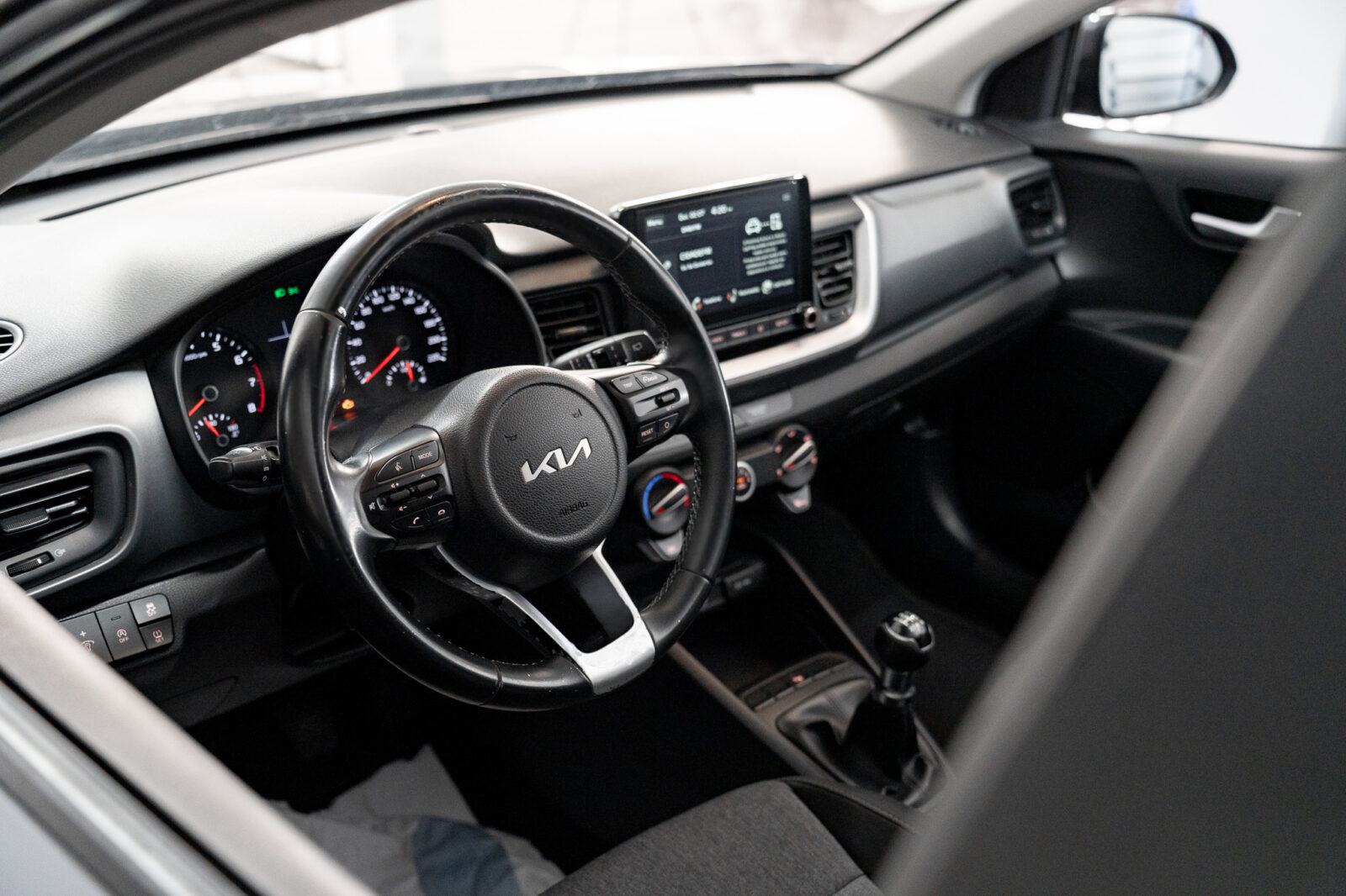kia-stonic-co2-stand-carros-automovel-comprar-pataias-37