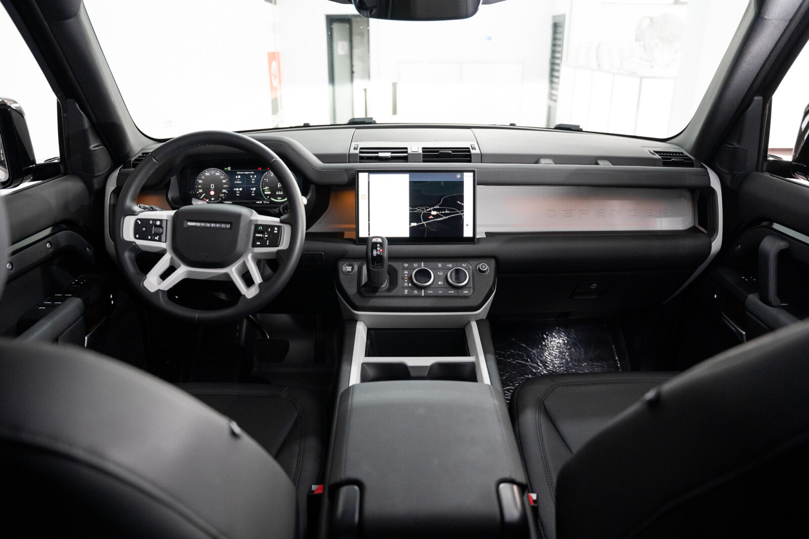 land-rover-defender-2-0-p300e-110-awd-x-dynamic-se-co2-stand-carros-automovel-comprar-pataias-10