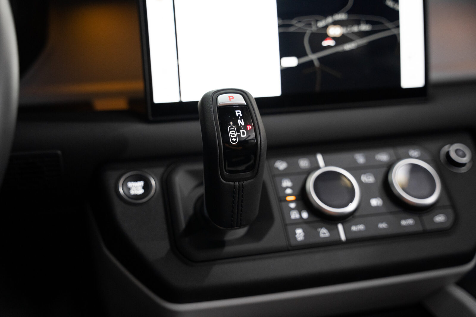 land-rover-defender-2-0-p300e-110-awd-x-dynamic-se-co2-stand-carros-automovel-comprar-pataias-14