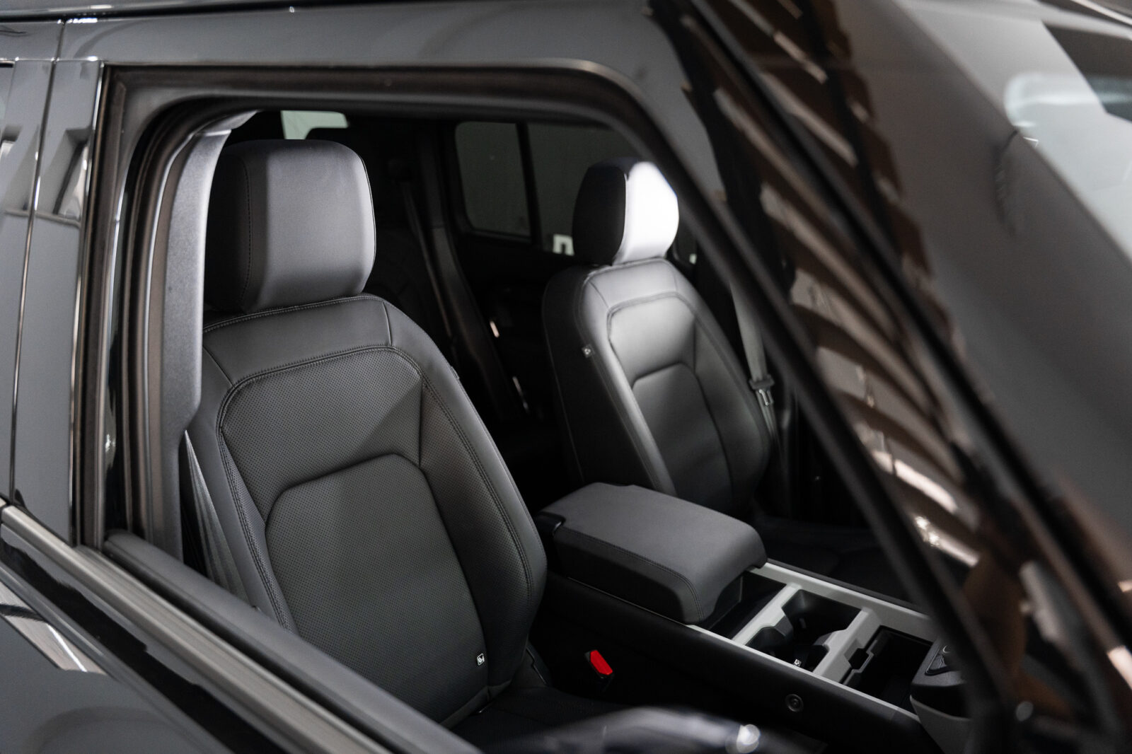 land-rover-defender-2-0-p300e-110-awd-x-dynamic-se-co2-stand-carros-automovel-comprar-pataias-28