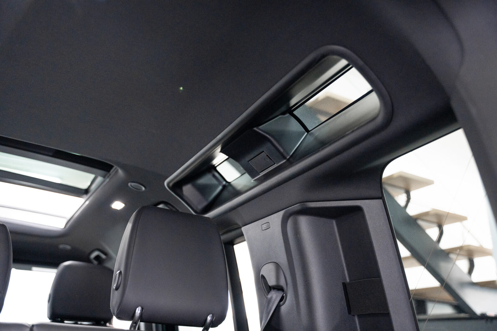 land-rover-defender-2-0-p300e-110-awd-x-dynamic-se-co2-stand-carros-automovel-comprar-pataias-39