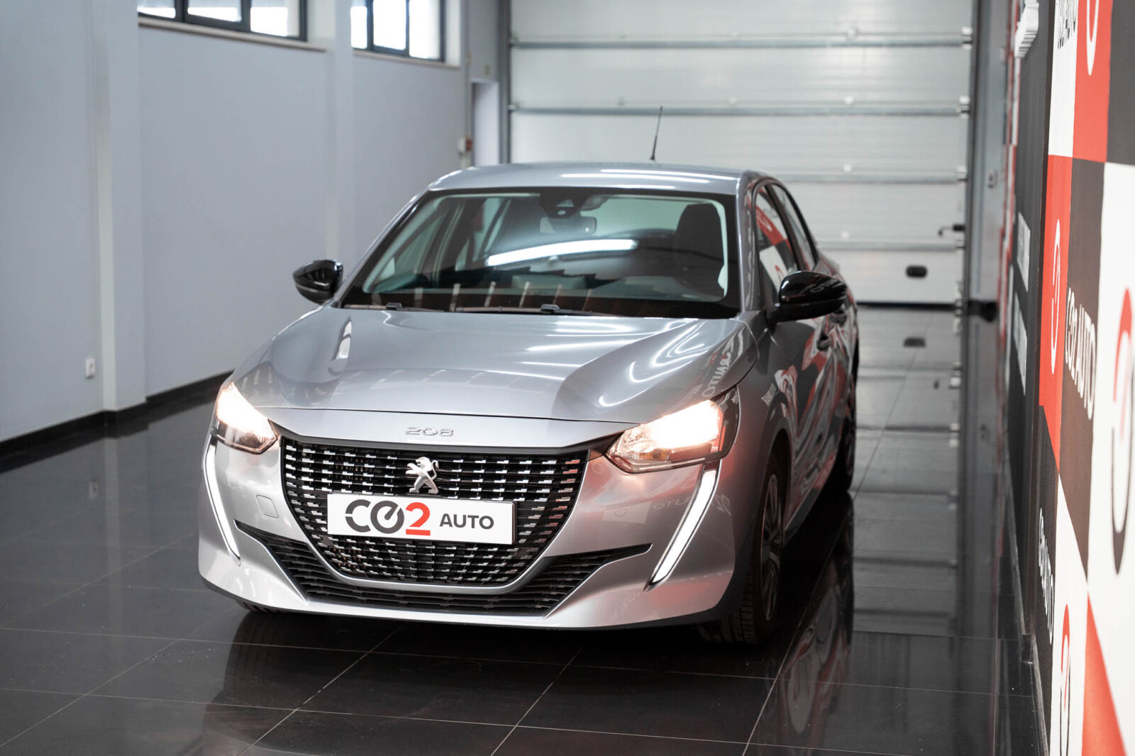 peugeot-208-1.5-bluehdi-100cv-active-stand-carros-automovel-comprar-pataias-43