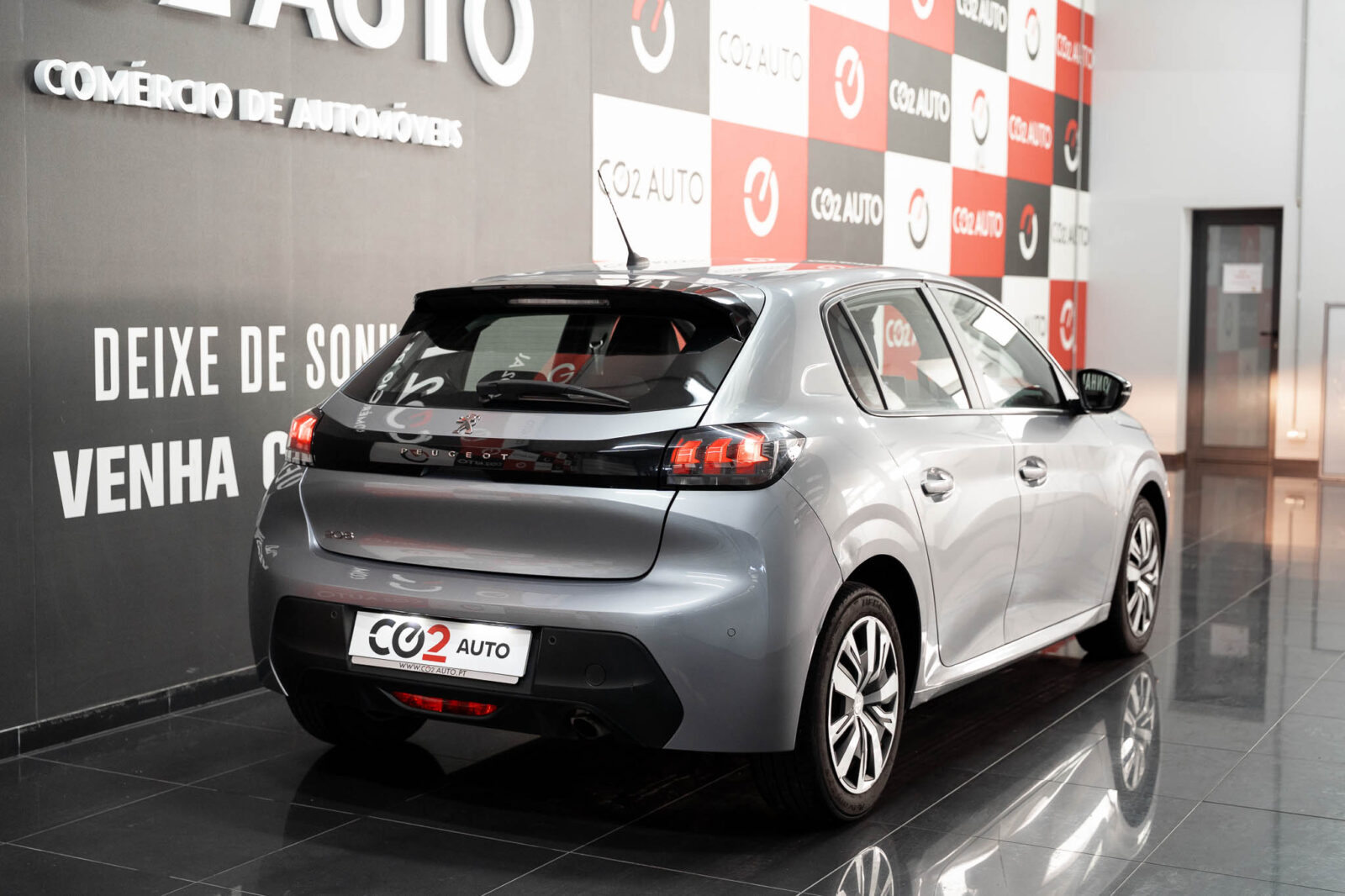 peugeot-208-1.5-bluehdi-100cv-active-stand-carros-automovel-comprar-pataias-47