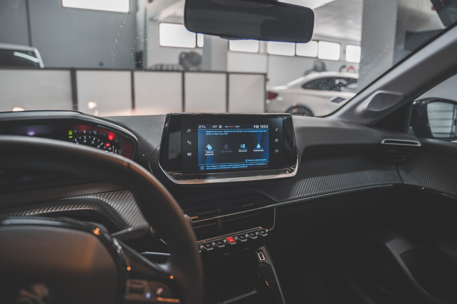peugeot-208-preto-carros-co2-pataias-stand-36