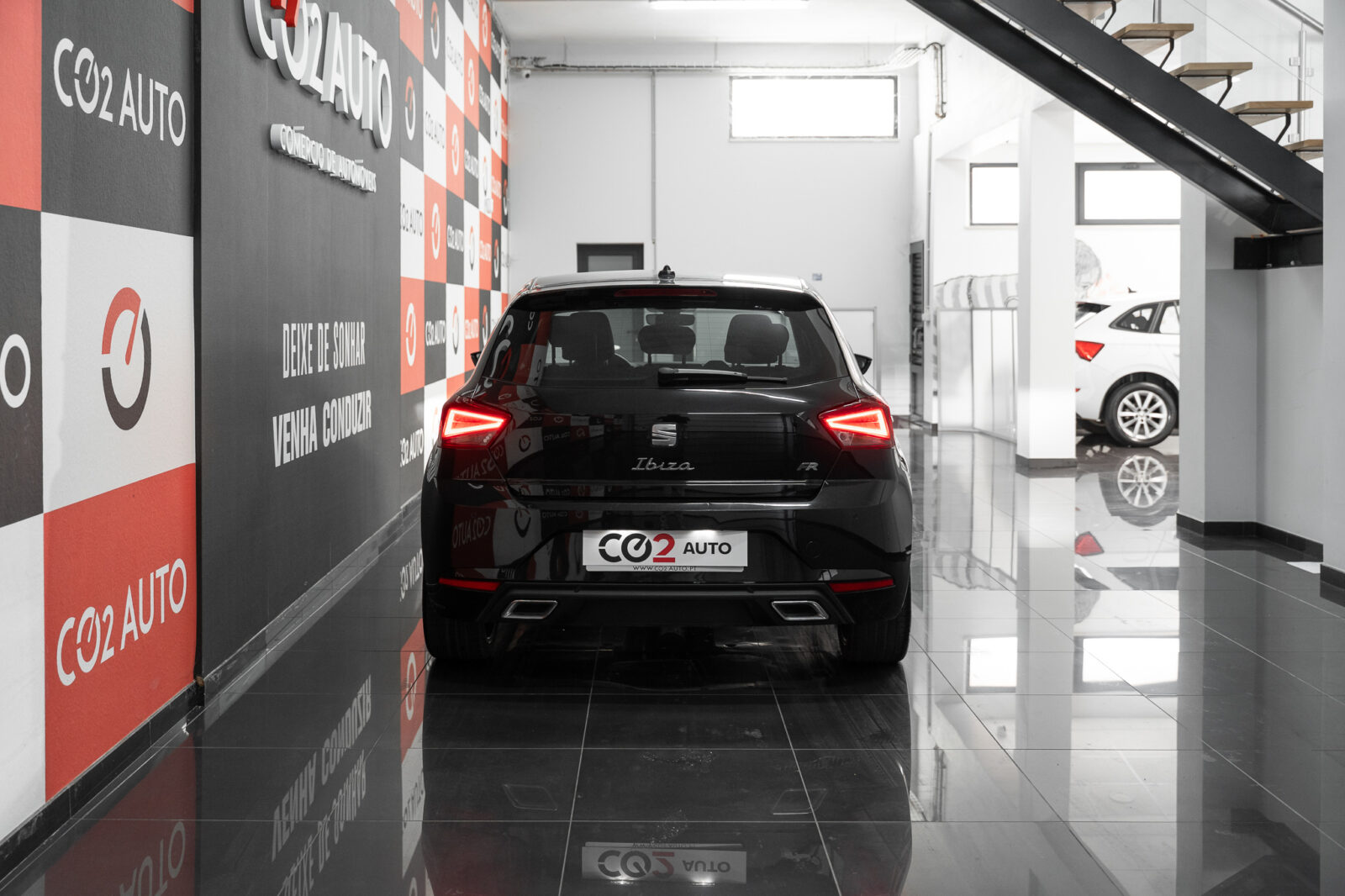 seat-ibiza-fr-co2-stand-carros-automovel-comprar-pataias-preto-4