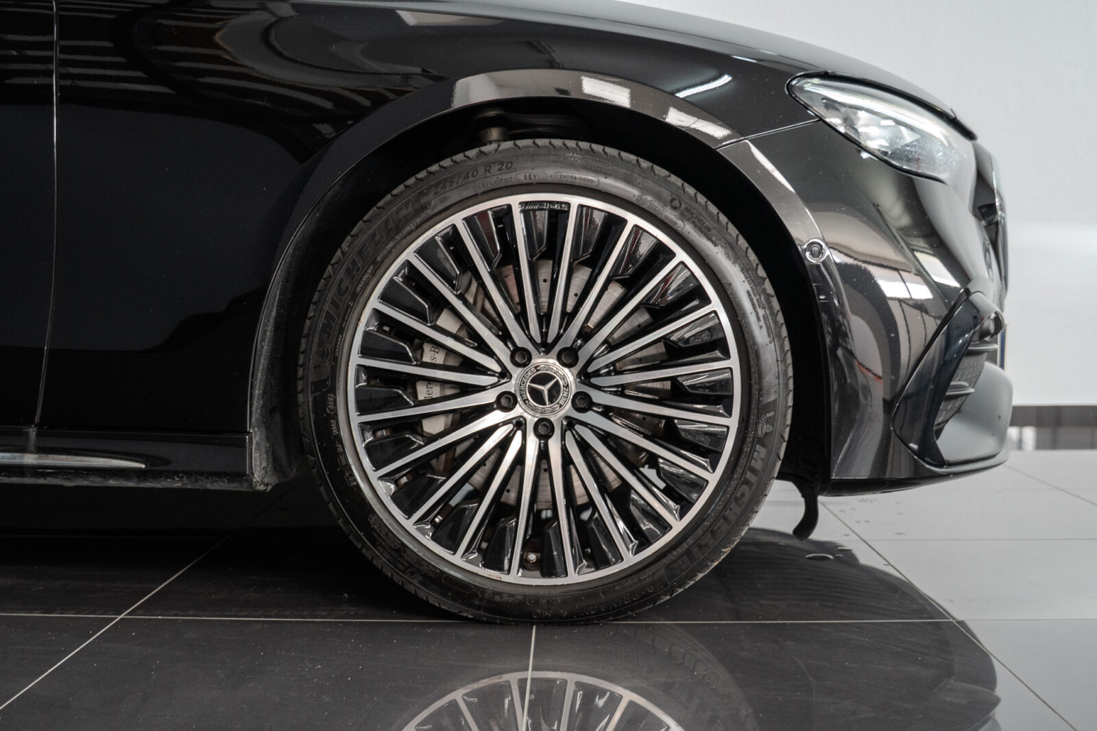 mercedes_e300e-04