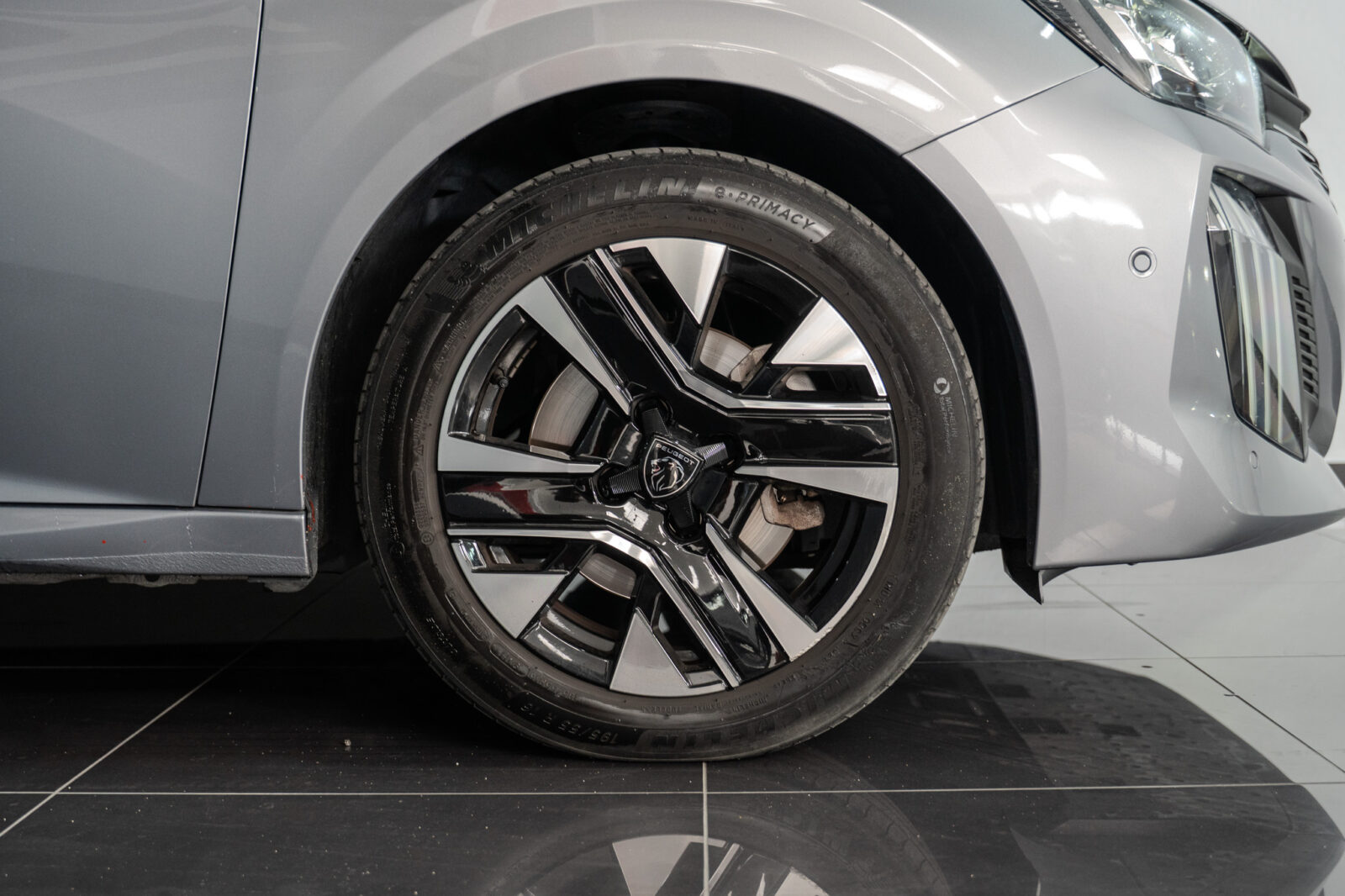 peugeot_208_allure-04