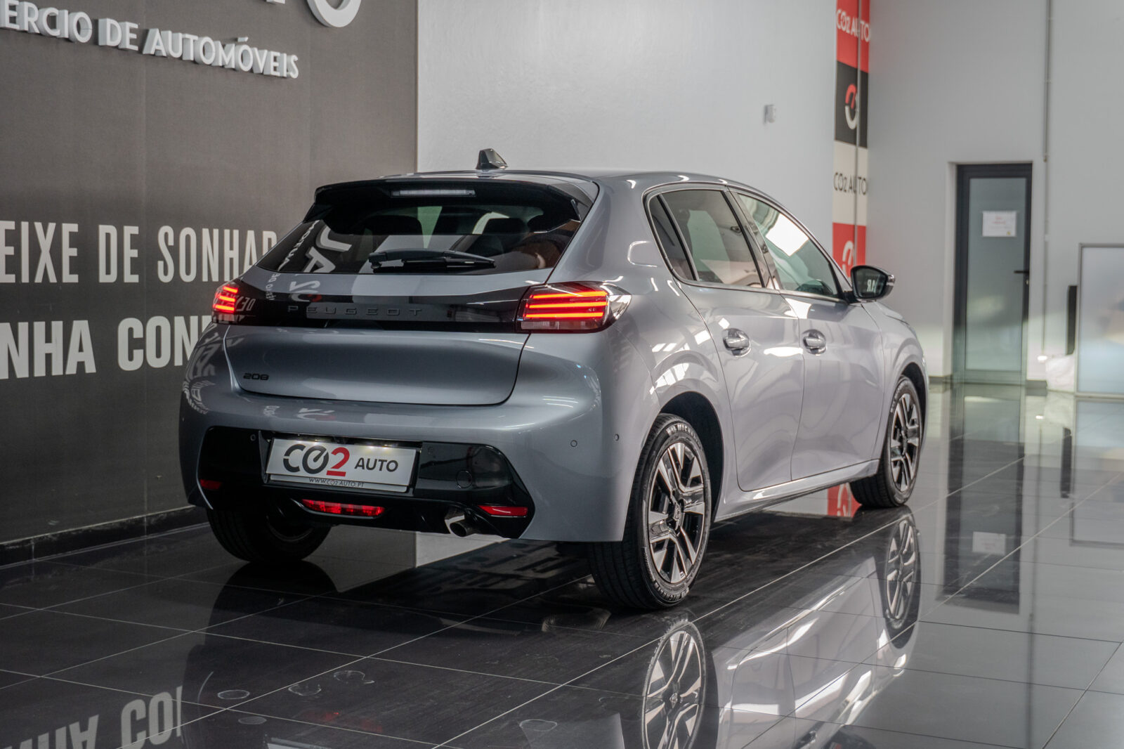 peugeot_208_allure-06