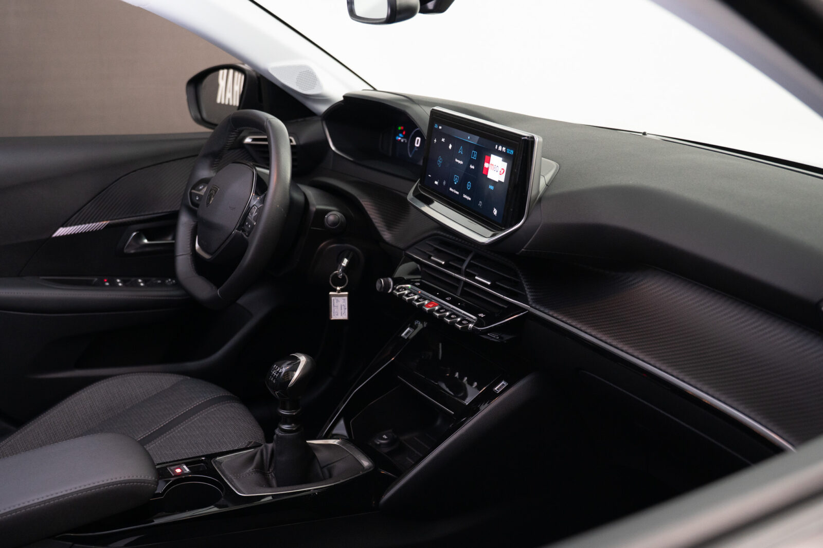 peugeot_208_allure-10