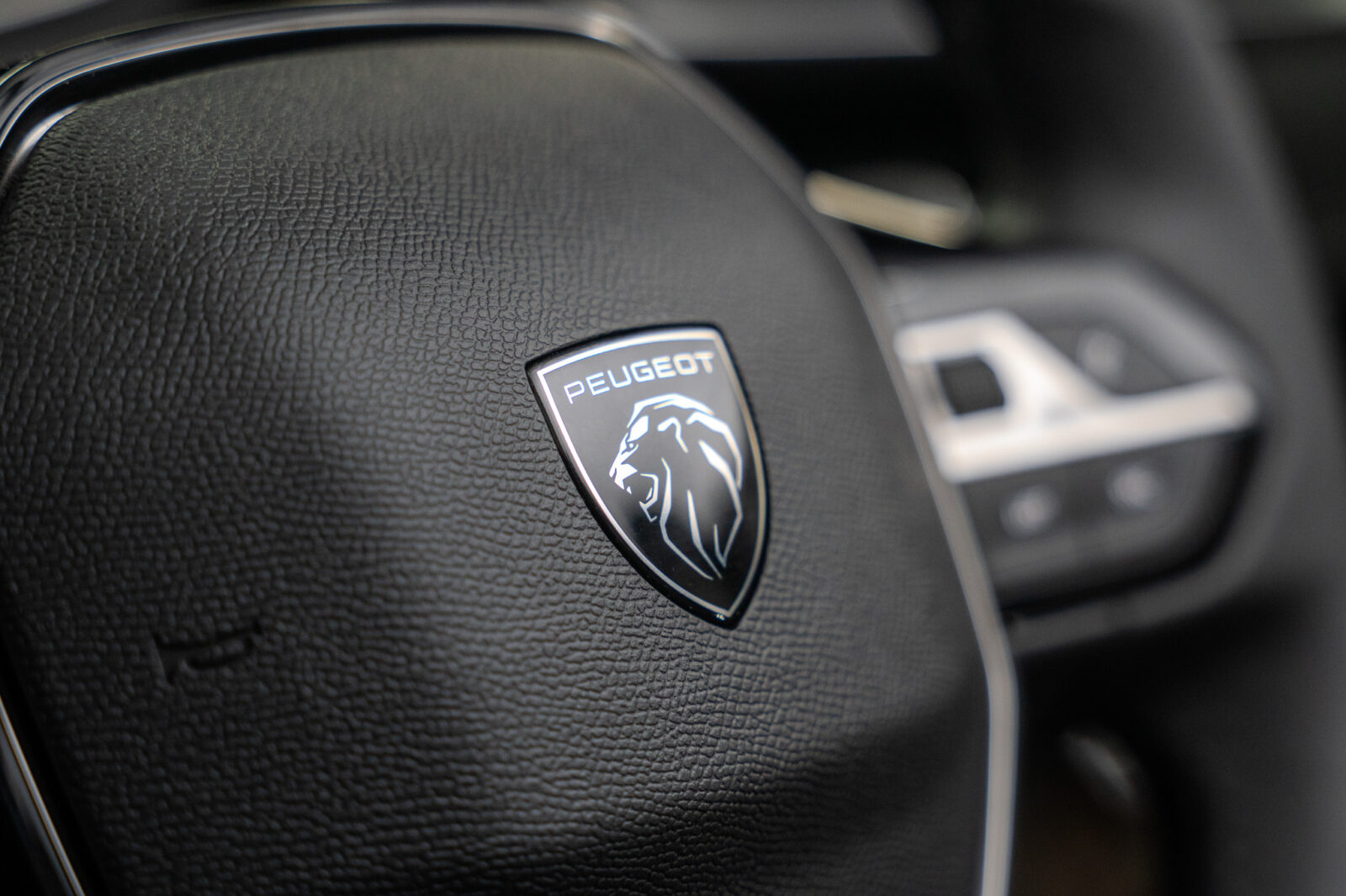 peugeot_208_hybrid-09