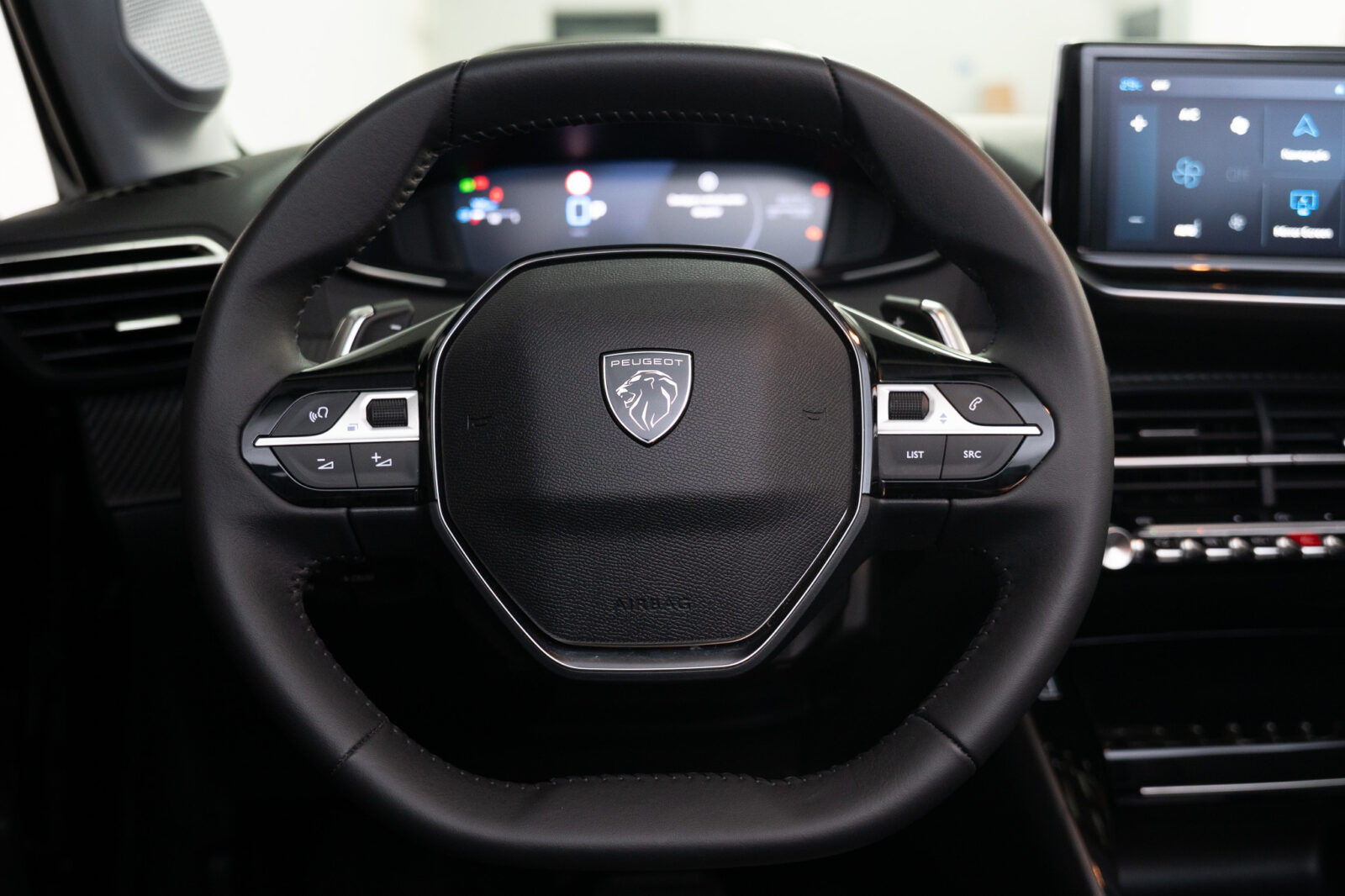 peugeot_208_hybrid-13