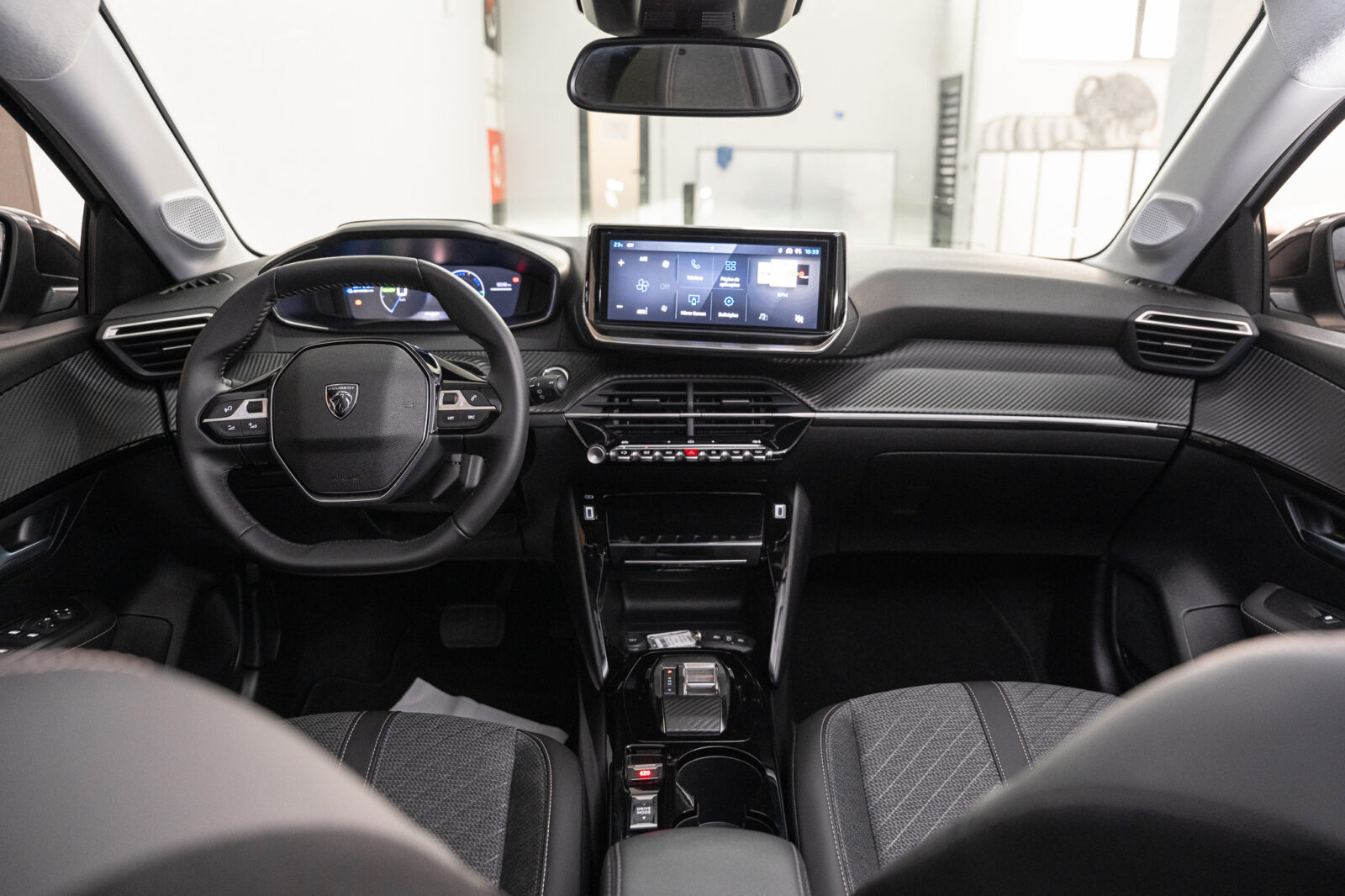 peugeot-e-208-allure-50kwh-electrico-136cv-2025-usado-comprar-stand-co2-auto-pataias-11